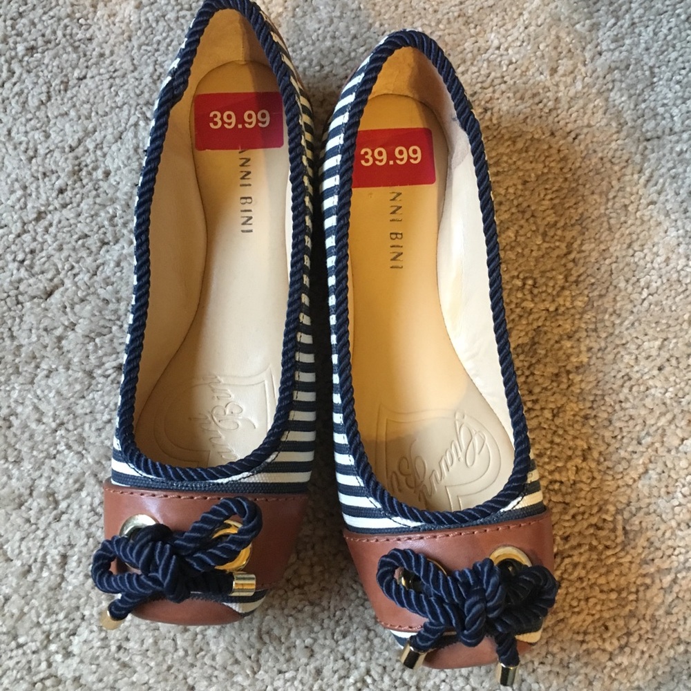 NWT Gianni Bini Sawyer flats
